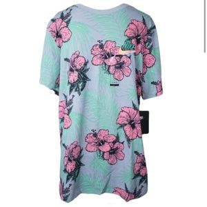 NWT Floral Men's The Nike Tee